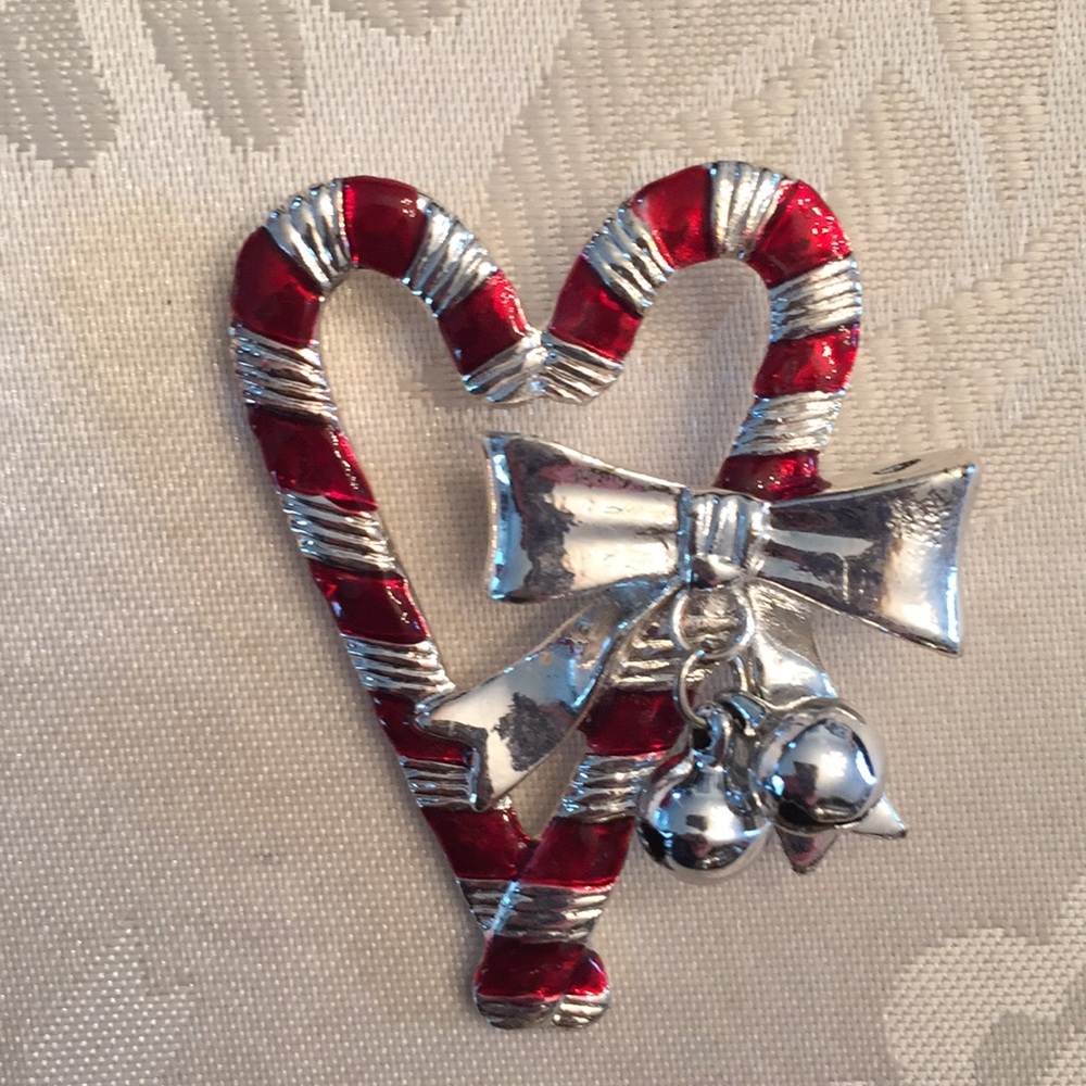Silvertone candy cane heart pin